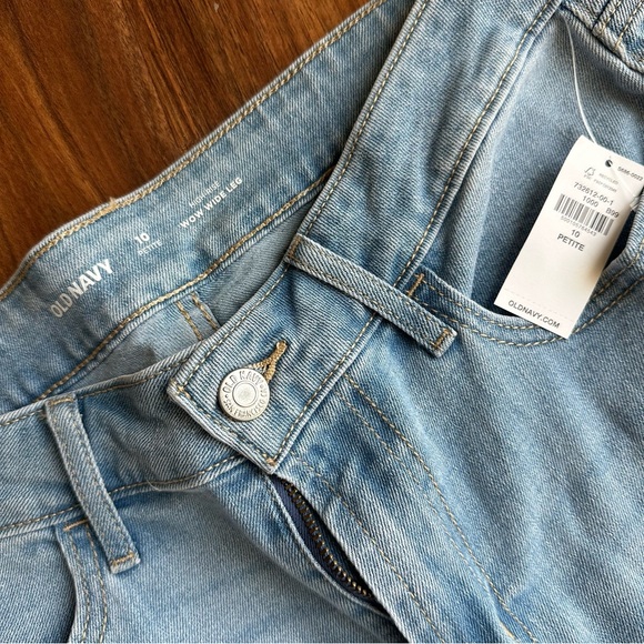 Old Navy Straight Leg Jeans - Picture 2 of 2